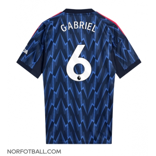 Billige Fotballdrakt Arsenal Gabriel Magalhaes #6 Replika Bortedrakt 2025-26 Kortermet Billige Fotballdrakt Arsenal Gabriel Magalhaes #6 Replika Bortedrakt 2025-26 Kortermet